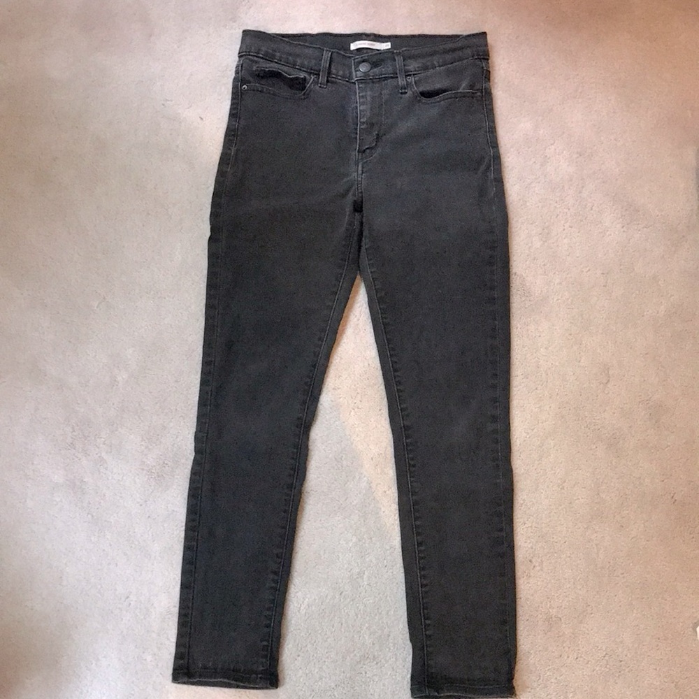 Levi’s Slimming Skinny black jeans